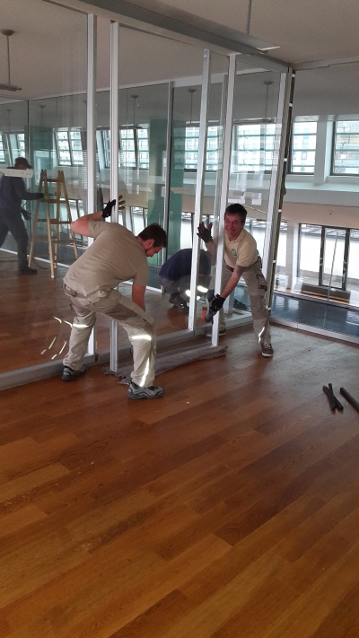 Glastrennwandmontage