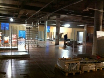 Ladenbauregal-Montage in Krems